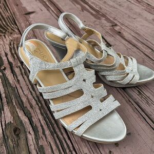 Naturalizer heels size: 7